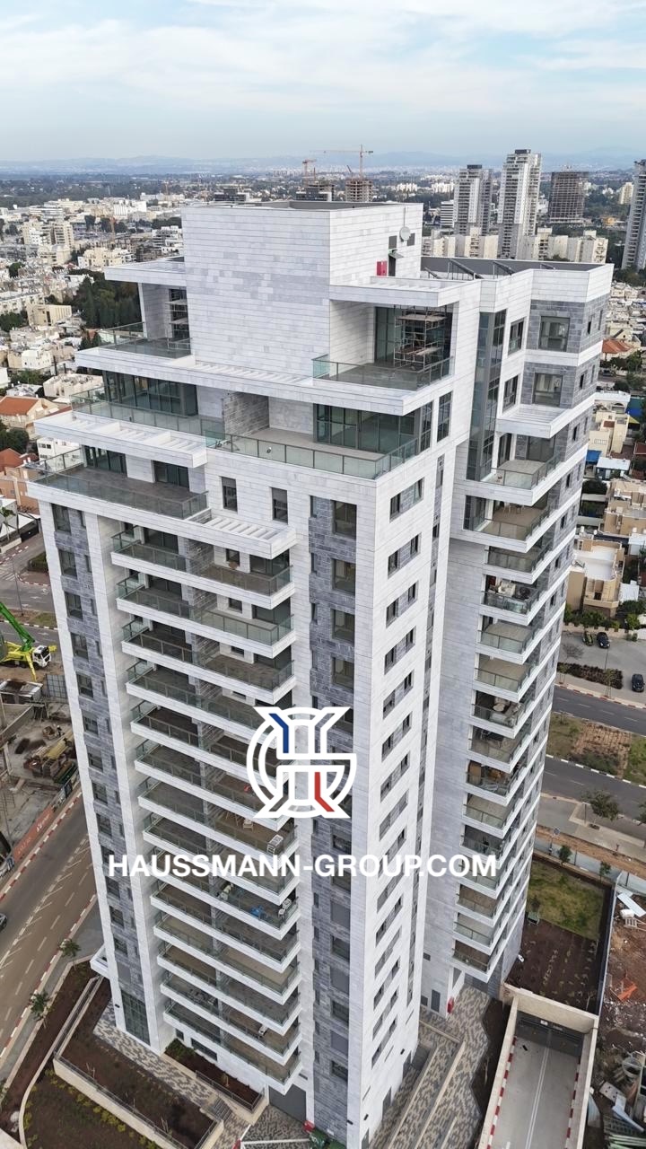 For Rent: Sea view 5-room Luxury Apartment in Park Hayam – Brand New